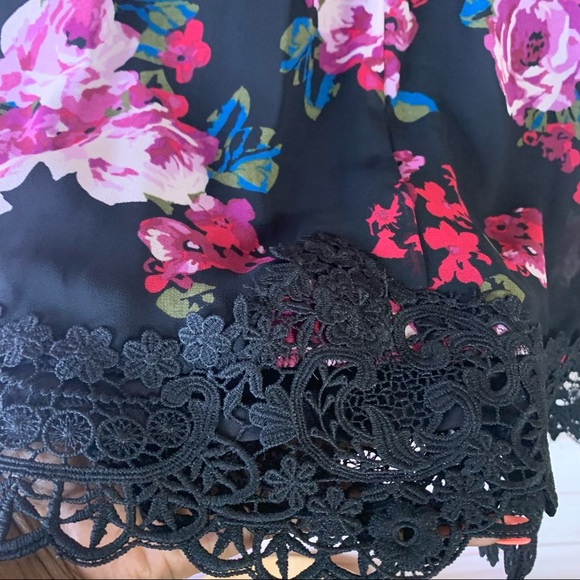 Lane Bryant Floral Chiffon Lace Flowy Blouse- size 24 - Picture 5 of 7